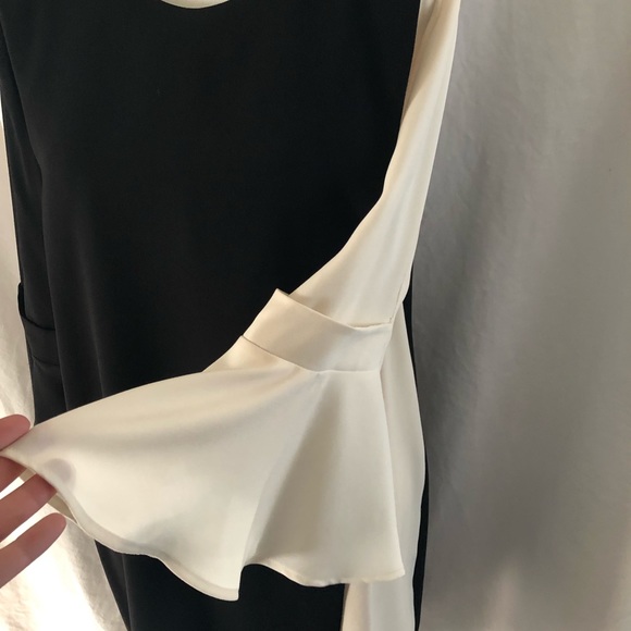 Med Ruffle Sleeve Dress Black Cream BCBG MaxAzria - Picture 4 of 7